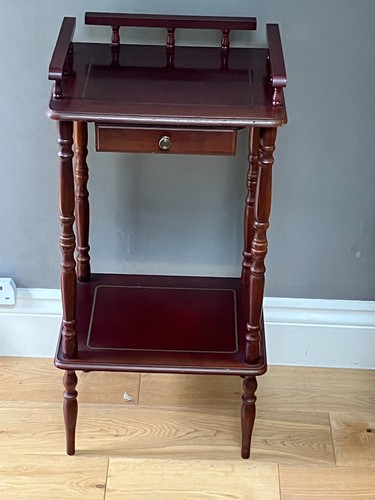 Vintage mahogany two tier - vintage, two‑tier