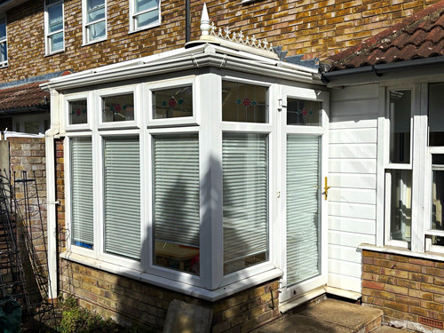 Buyer dismantles white upvc - dismantles,